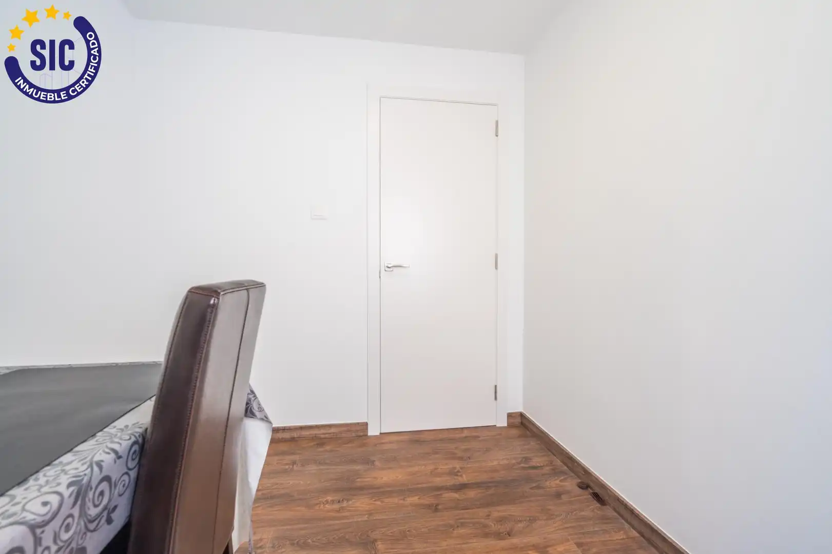 Wohnung zum Verkauf in Valencia mit Klimaanlage, Heizung und Terrasse