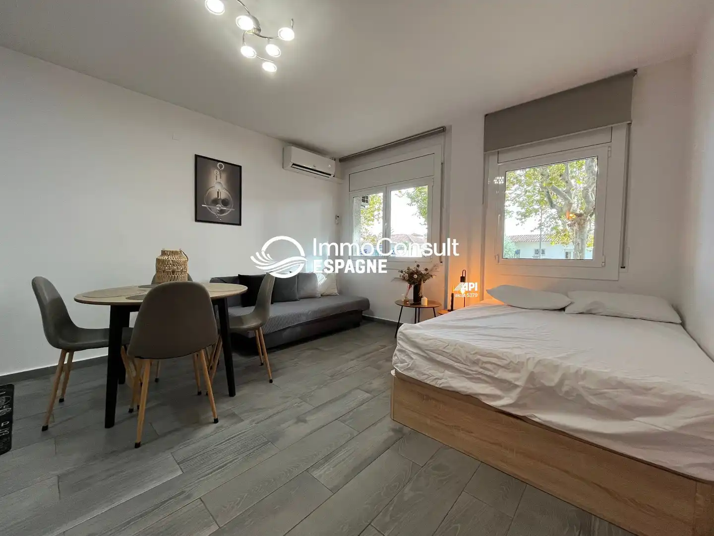 Habitación de Apartamento en venta en Empuriabrava con Aire acondicionado, Calefacción y Amueblado