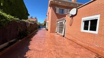 Exterior view of Single-family semi-detached for sale in Rivas-Vaciamadrid  with Air Conditioner and Swimming Pool