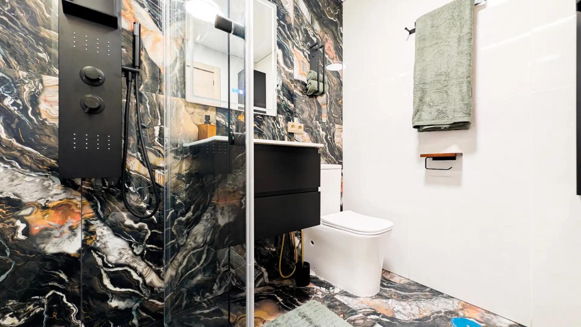 Baño de Apartamento en venta en Torrevieja con Aire acondicionado, Terraza y Amueblado