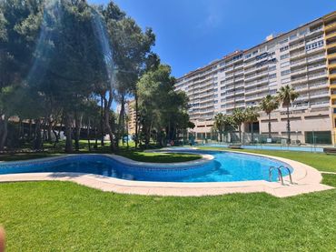Apartament amb piscina en venda a Calle SAMANIEGO