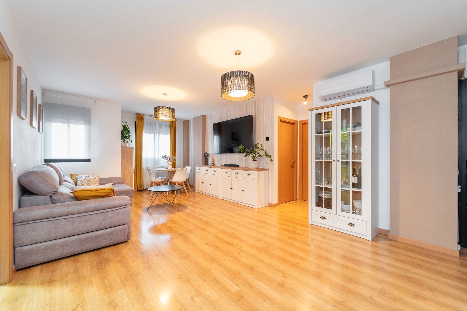 Living room of Planta baja for sale in Navalcarnero  with Air Conditioner, Heating and Storage room