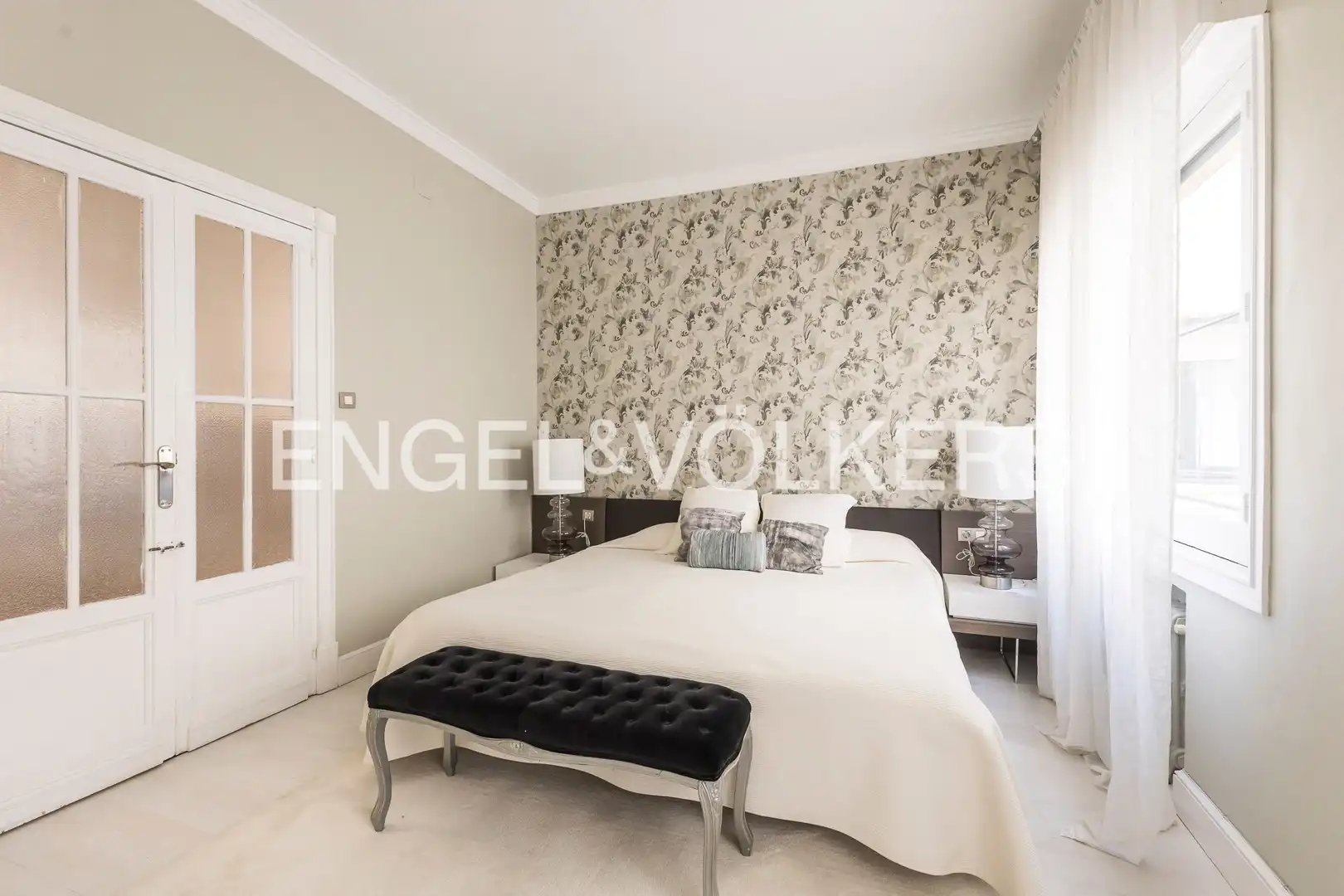 Schlafzimmer von Wohnung zur Miete in Madrid mit Klimaanlage, Heizung und Möbliert