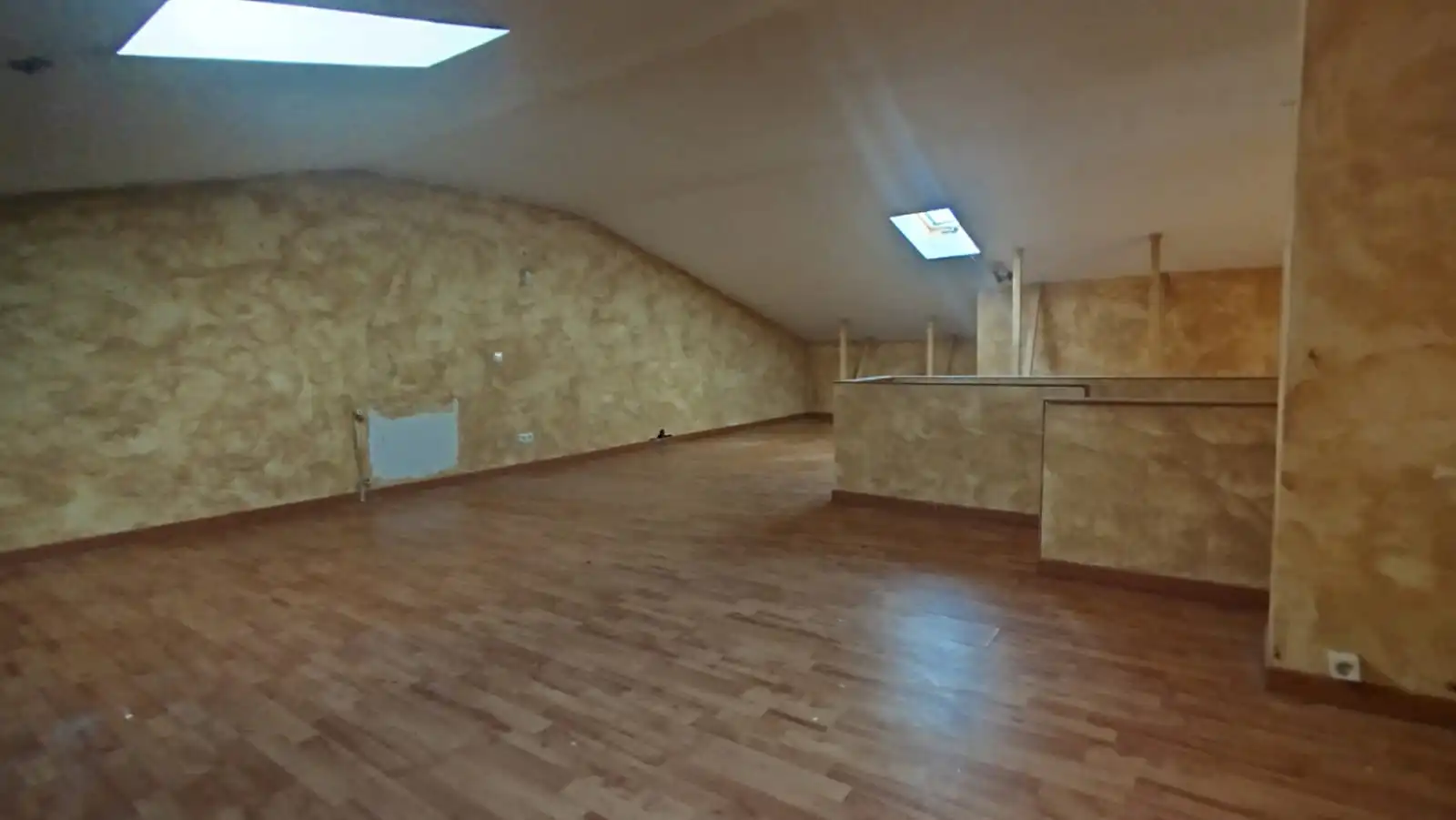 Casa adosada en venda en Uceda amb Calefacció, Jardí privat i Parquet