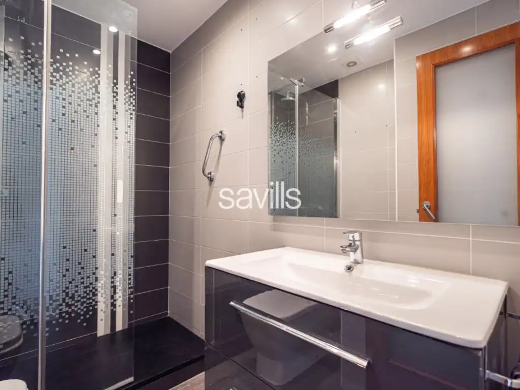 Bathroom of Apartments for sale in Barcelona