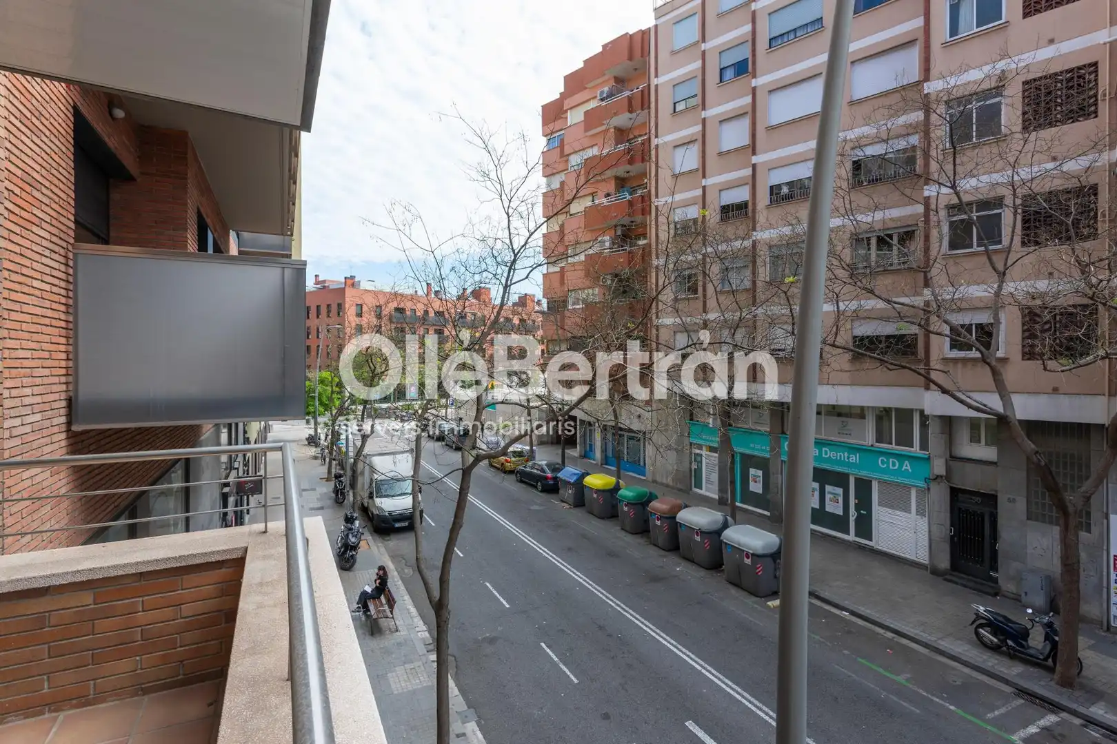 Vista exterior de Piso en venta en Barcelona con Calefacción, Horno y TV