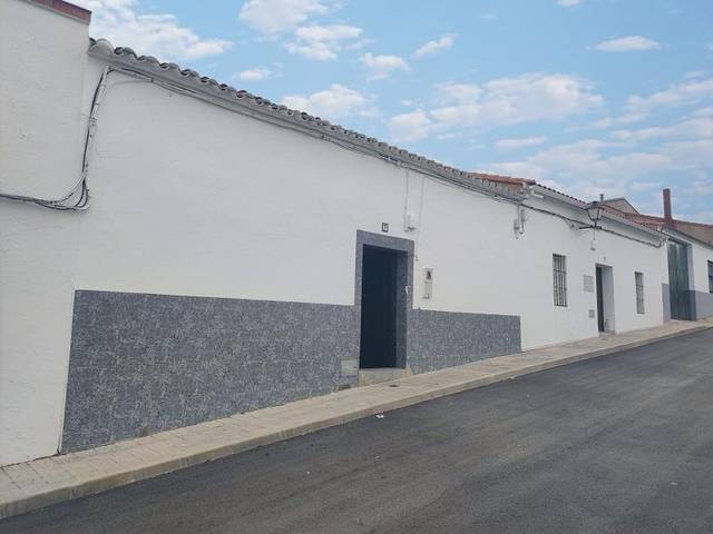 Casa adosada en Venta en Valencia de las Torres