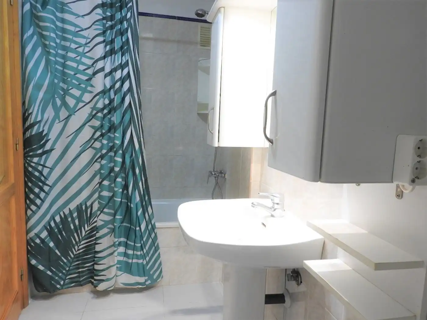 Bathroom of Flat for rent in Telde