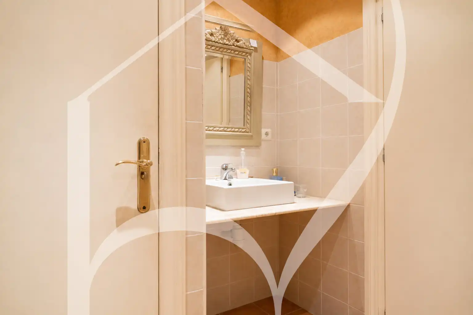 Badezimmer von Geschaftsraum zur Miete in Salamanca mit Klimaanlage, Heizung und Möbliert