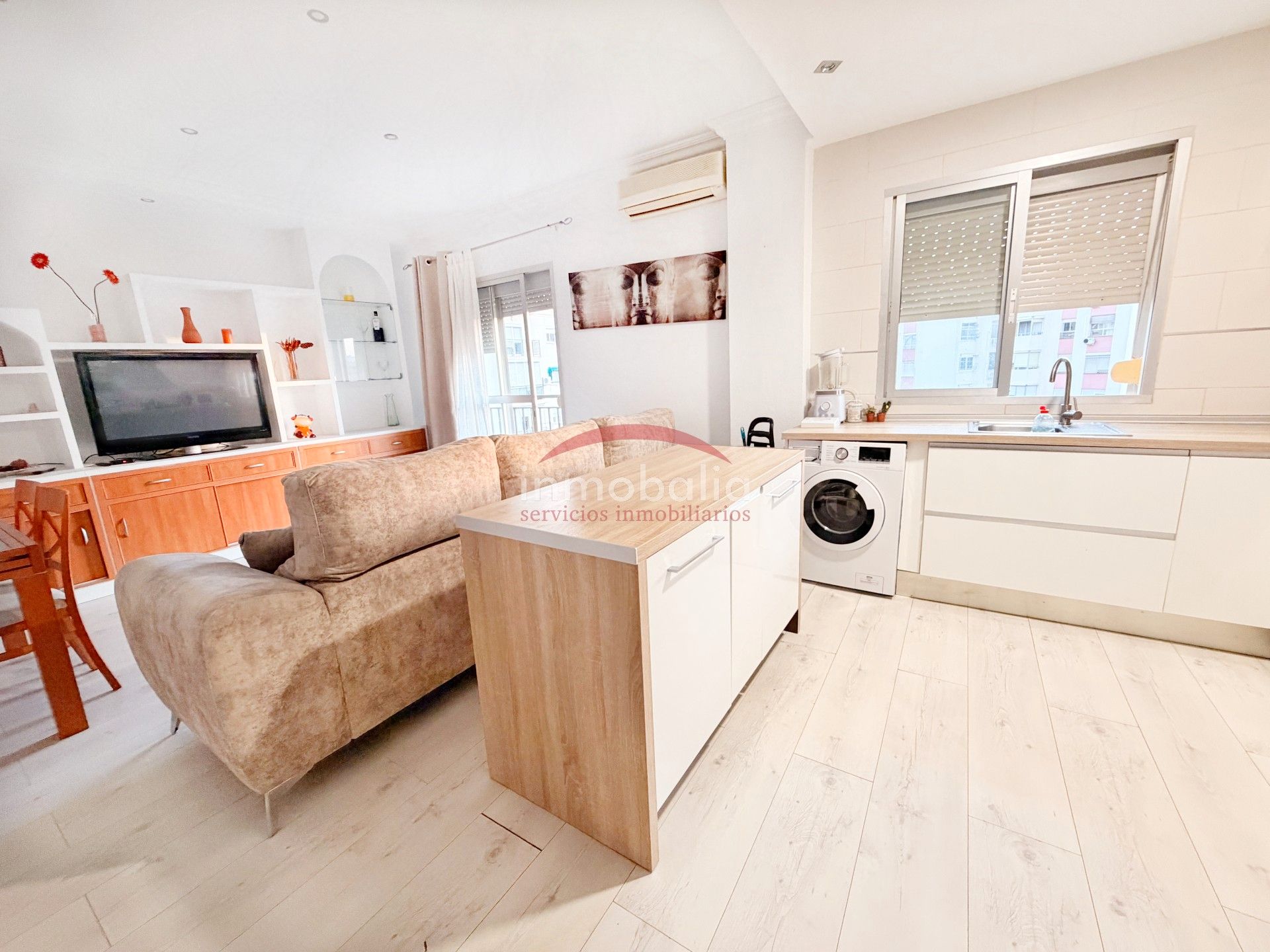 Vista exterior de Pis en venda en  Sevilla Capital amb Aire condicionat i Terrassa