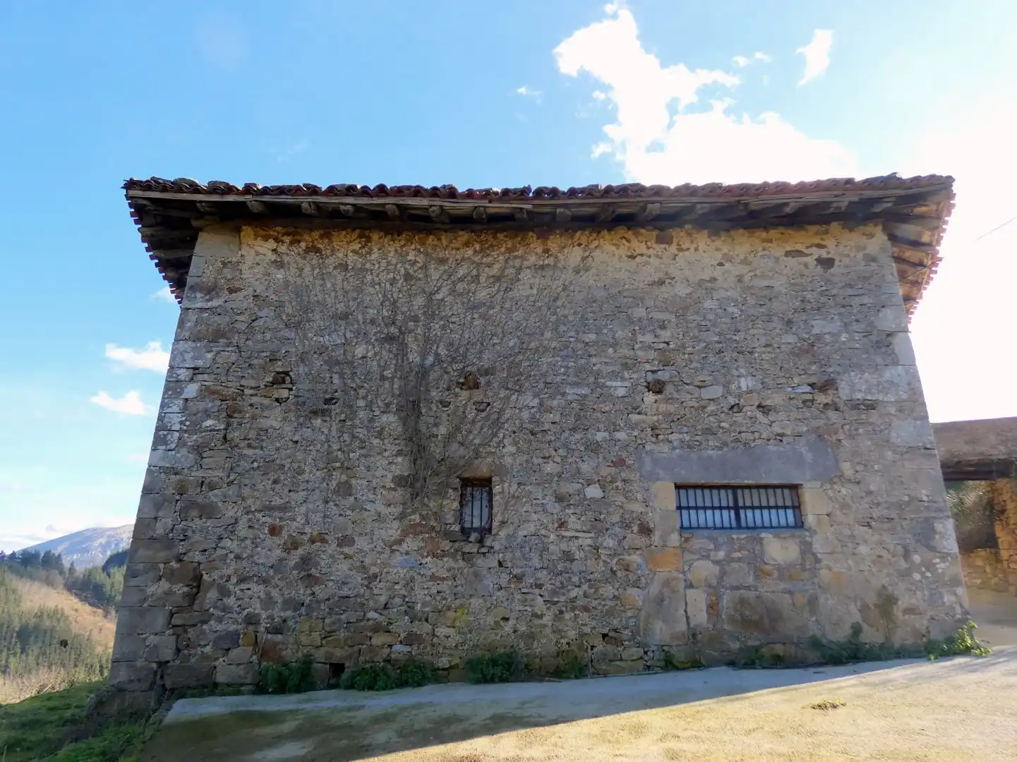 Vista exterior de Finca rústica en venta en Aramaio con Calefacción, Amueblado y Balcón