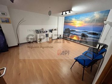 Office space with lift for sale in Calle DE IPARRAGIRRE