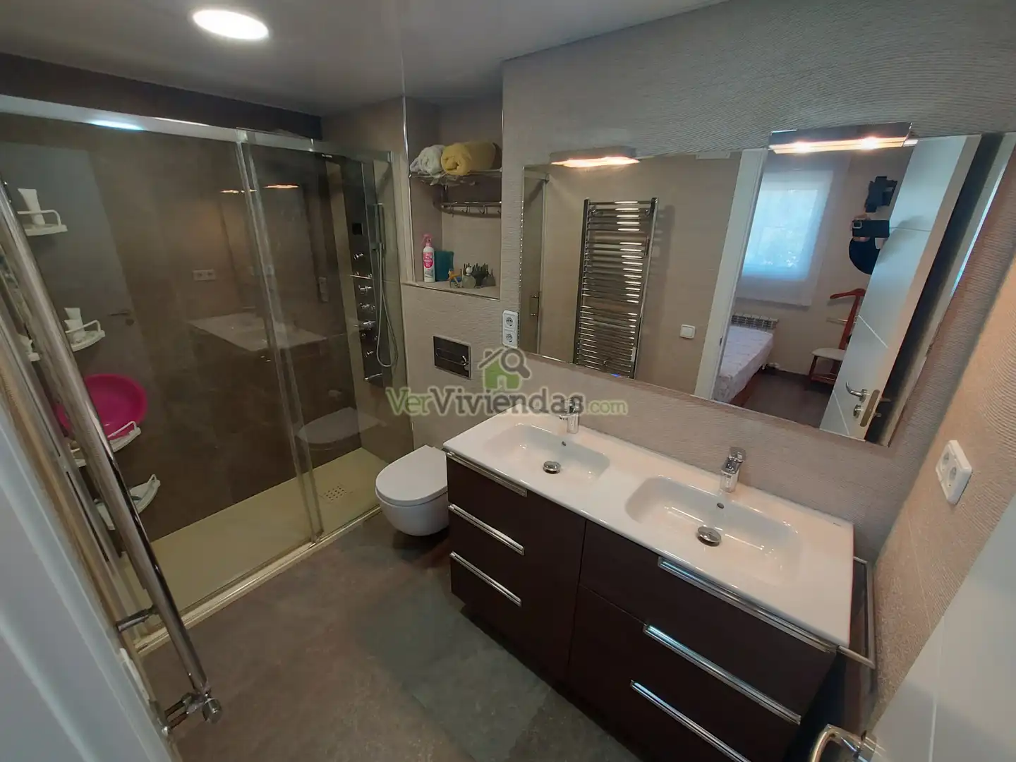 Baño de Casa adosada en venta en Martorell con Aire acondicionado, Calefacción y Jardín privado