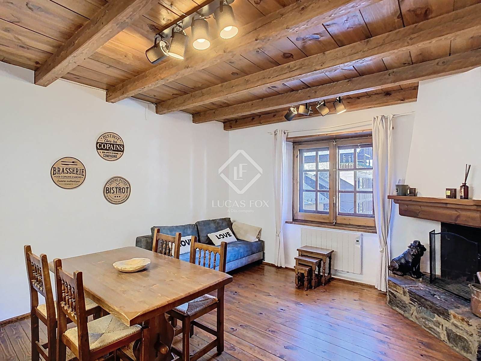 Living room of Flat for sale in  Madrid Capital  with Heating, Parquet flooring and Furnished