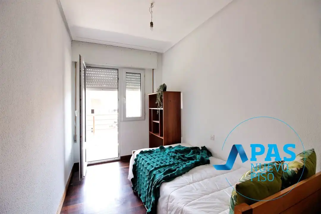 Habitación de Piso en venta en Camargo con Terraza, Trastero y Amueblado