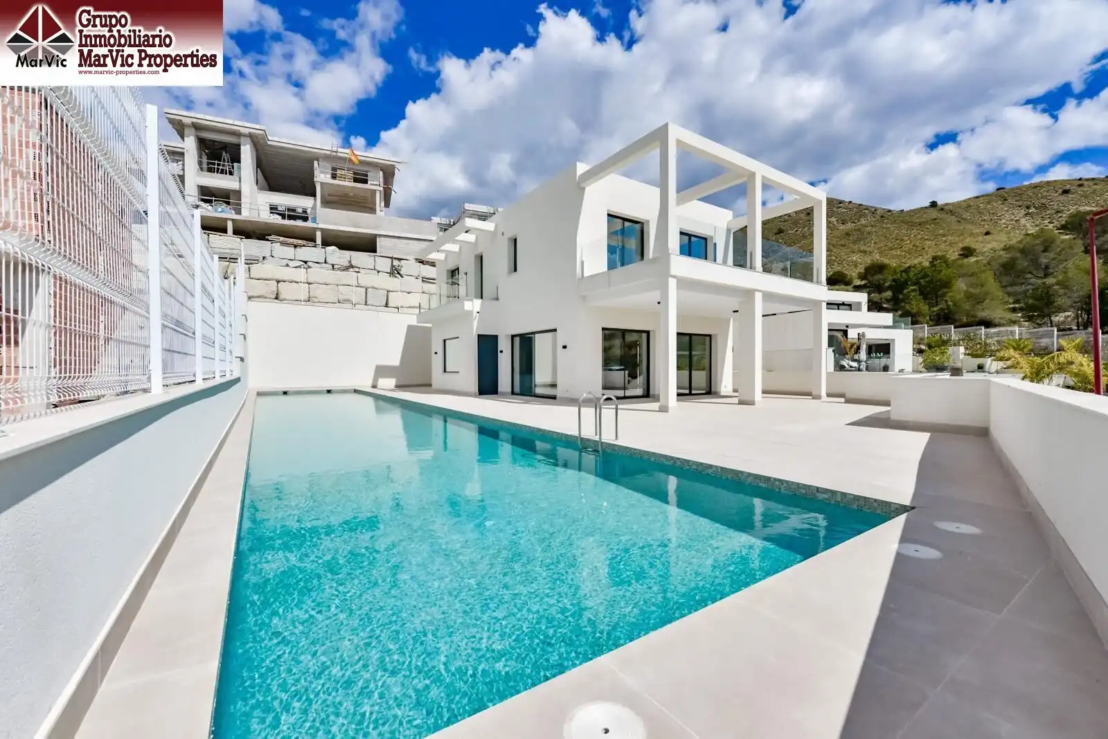 Villa mit Pool zum Verkauf in Golf Bahía