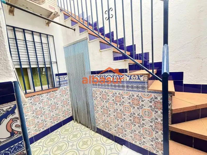 Vista exterior de Casa o xalet en venda en Córdoba amb Aire condicionat i Moblat