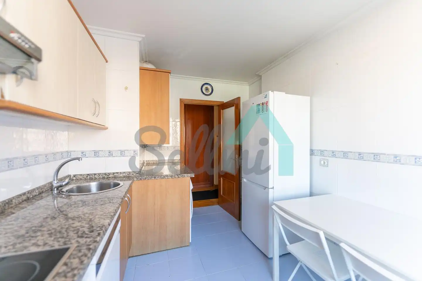 Kitchen of Flat for share in HUCA - La Cadellada