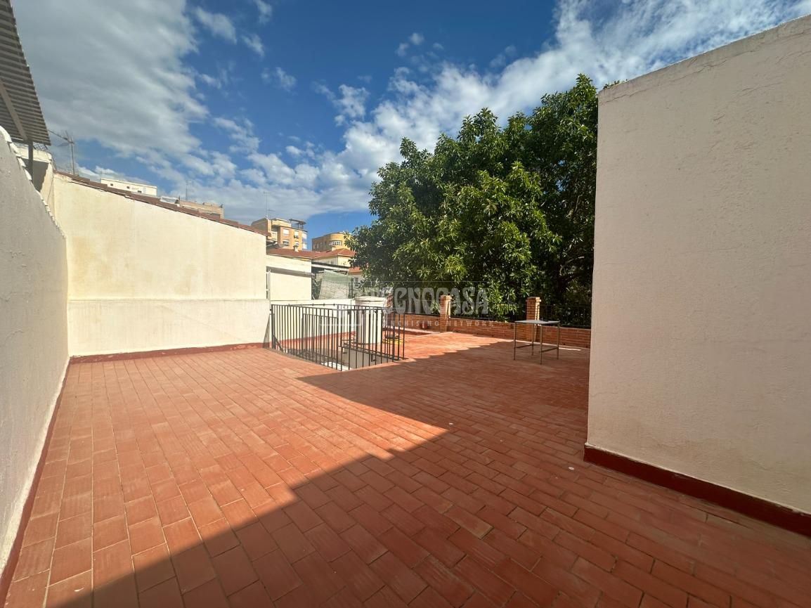 Single-family semi-detached for sale in C. Manuel Aparicio, Los Castillejos - La Trinidad