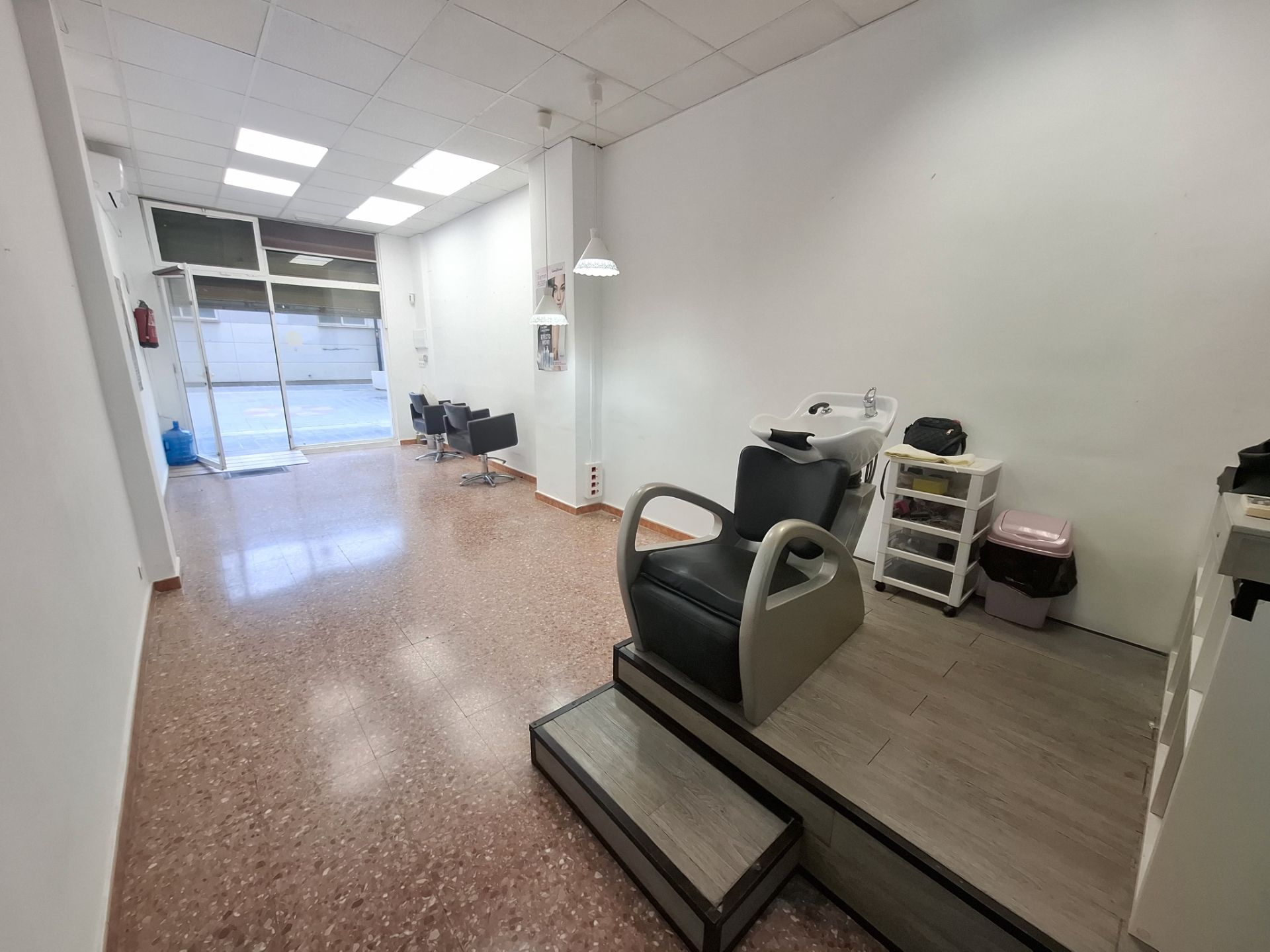 Premises for sale in  Valencia Capital  with Air Conditioner