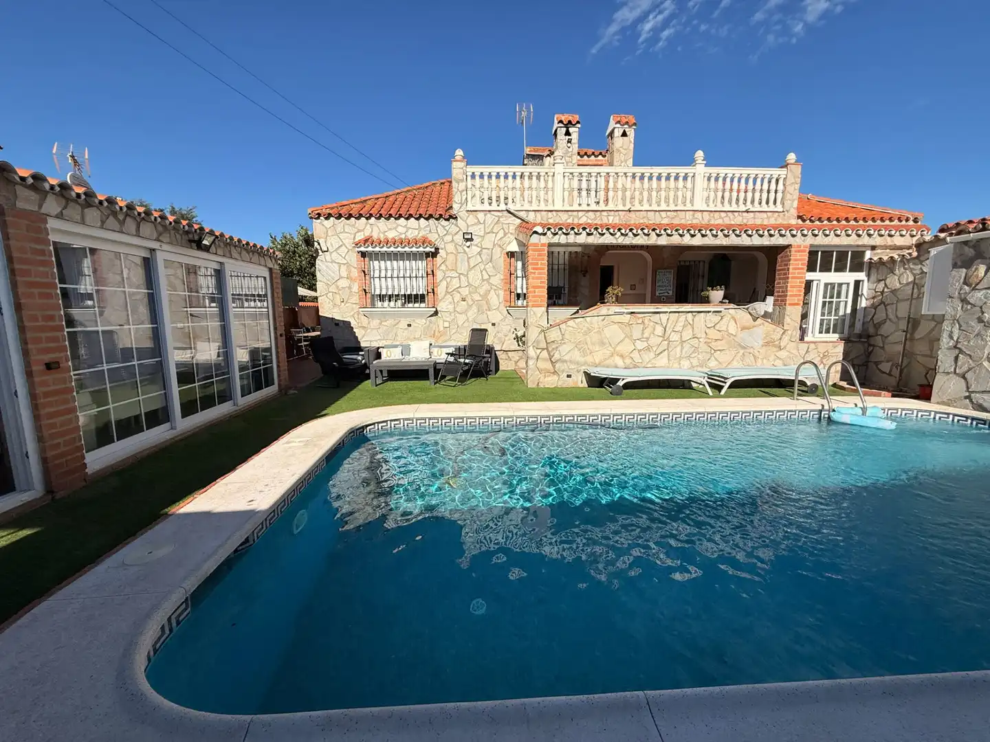 Villa zur Miete in Avenida las Golondrinas