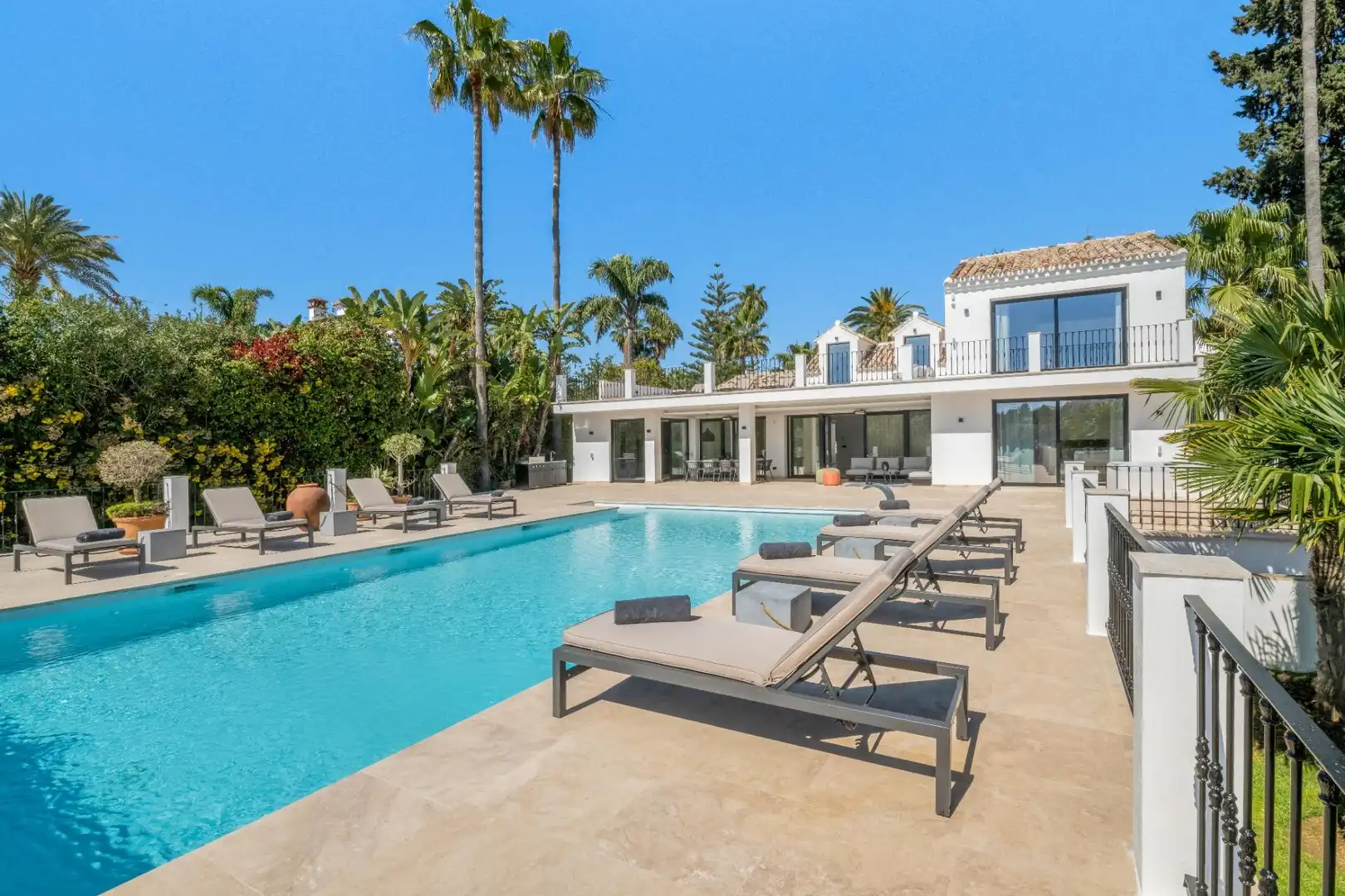 Villa mit Pool zum Verkauf in Nueva Andalucía, imagen 5