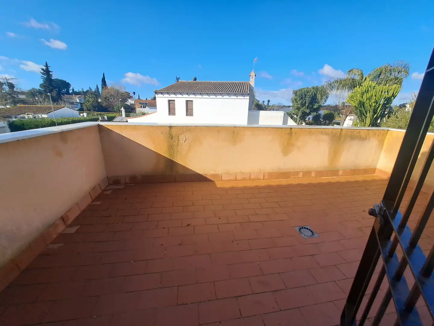 Terrassa de Casa o xalet en venda en Dos Hermanas amb Aire condicionat, Jardí privat i Terrassa