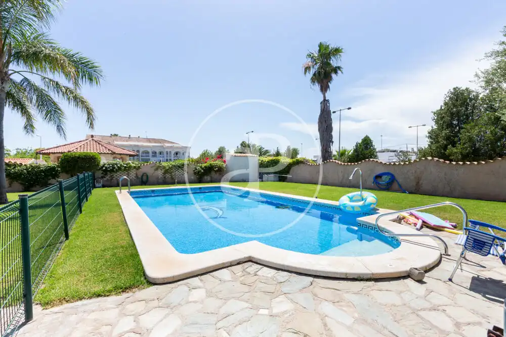 Piscina de Casa o chalet en venta en Sagunto / Sagunt con Aire acondicionado, Calefacción y Jardín privado