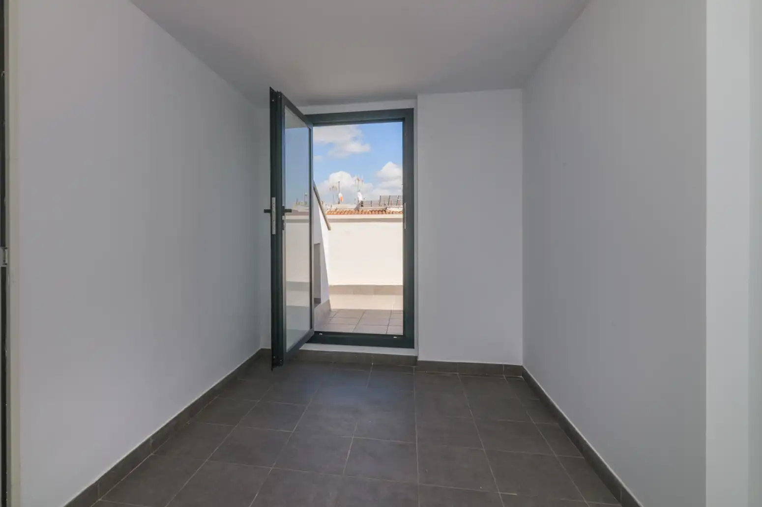 Flat for sale in Cornellà de Llobregat - Carretera ESPLUGUES, La Gavarra