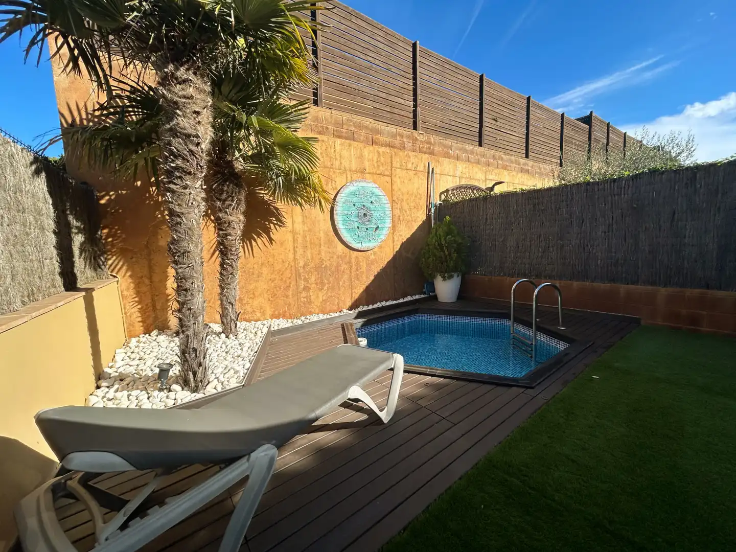 Piscina de Casa adosada en venta en Palafrugell con Aire acondicionado, Calefacción y Jardín privado
