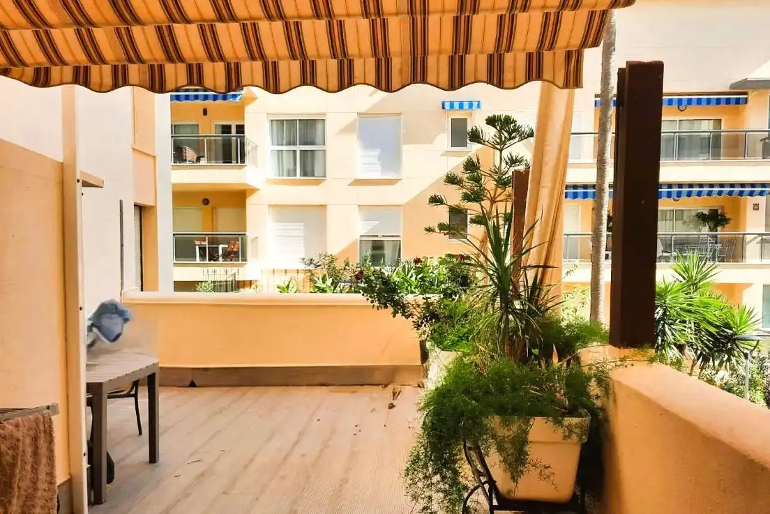 Terrasse von Wohnungen zum Verkauf in Escalona mit Klimaanlage, Heizung und Privatgarten