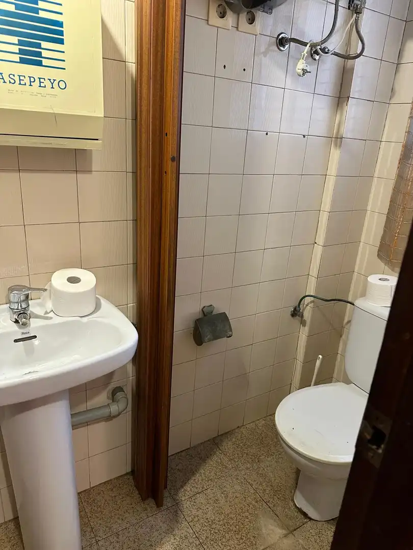 Baño de Local de alquiler en Castrillón