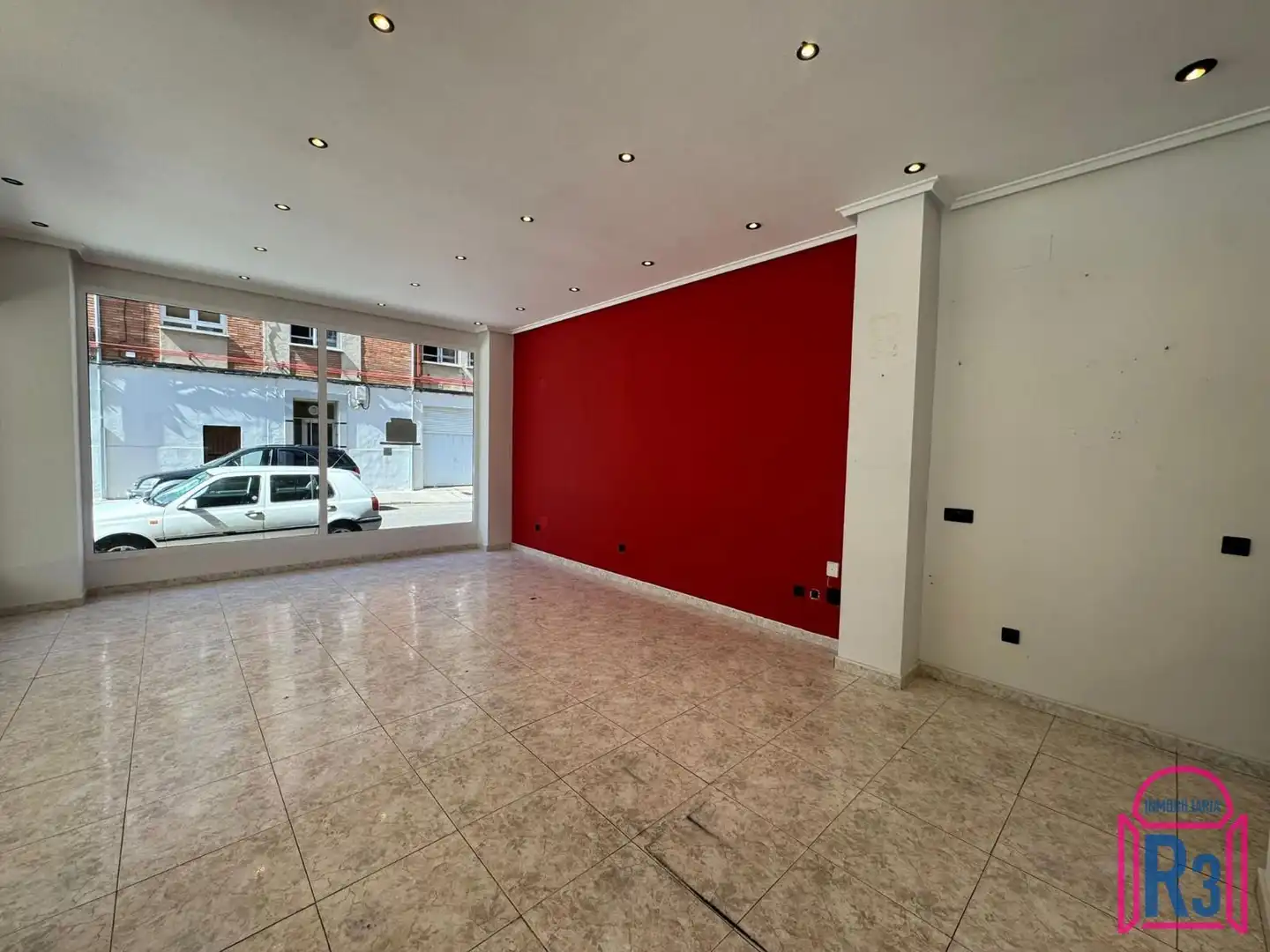 Local comercial en venda a Jorge de Montemayor, imagen 4
