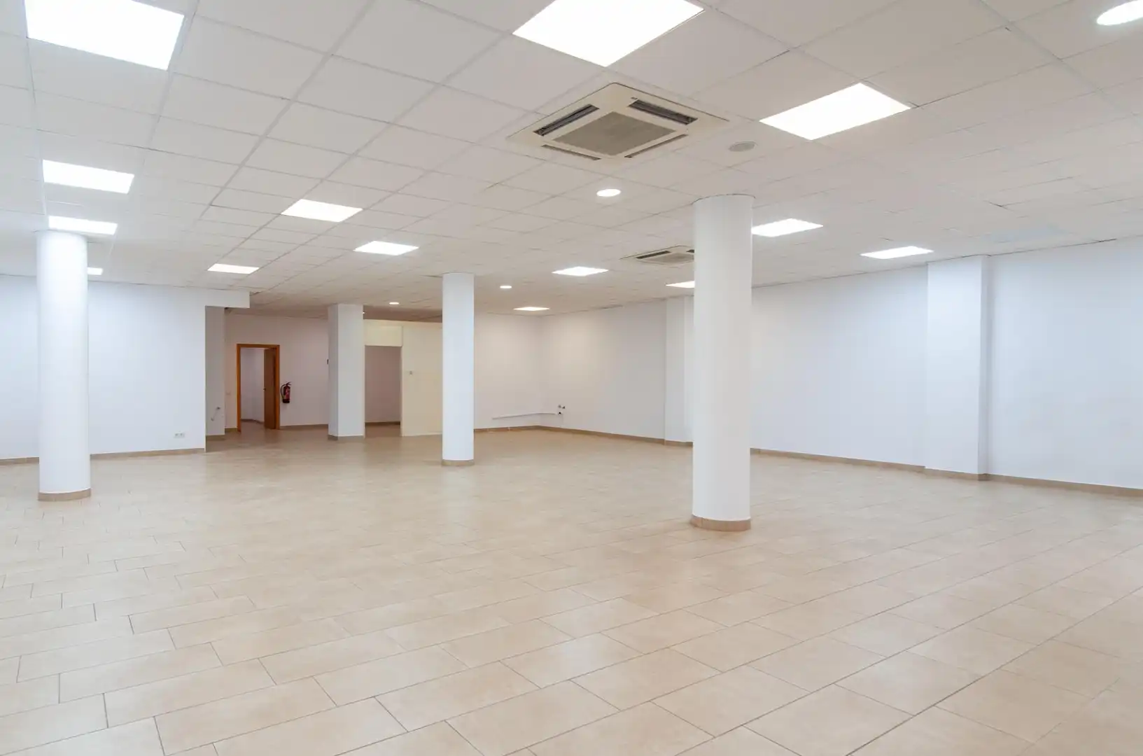Local comercial de lloguer a Carrer La Granada, imagen 6
