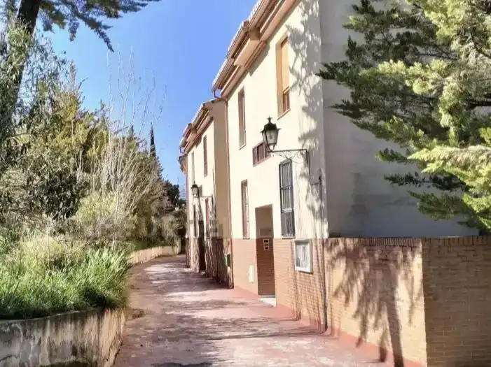 Vista exterior de Piso en venta en Cenes de la Vega