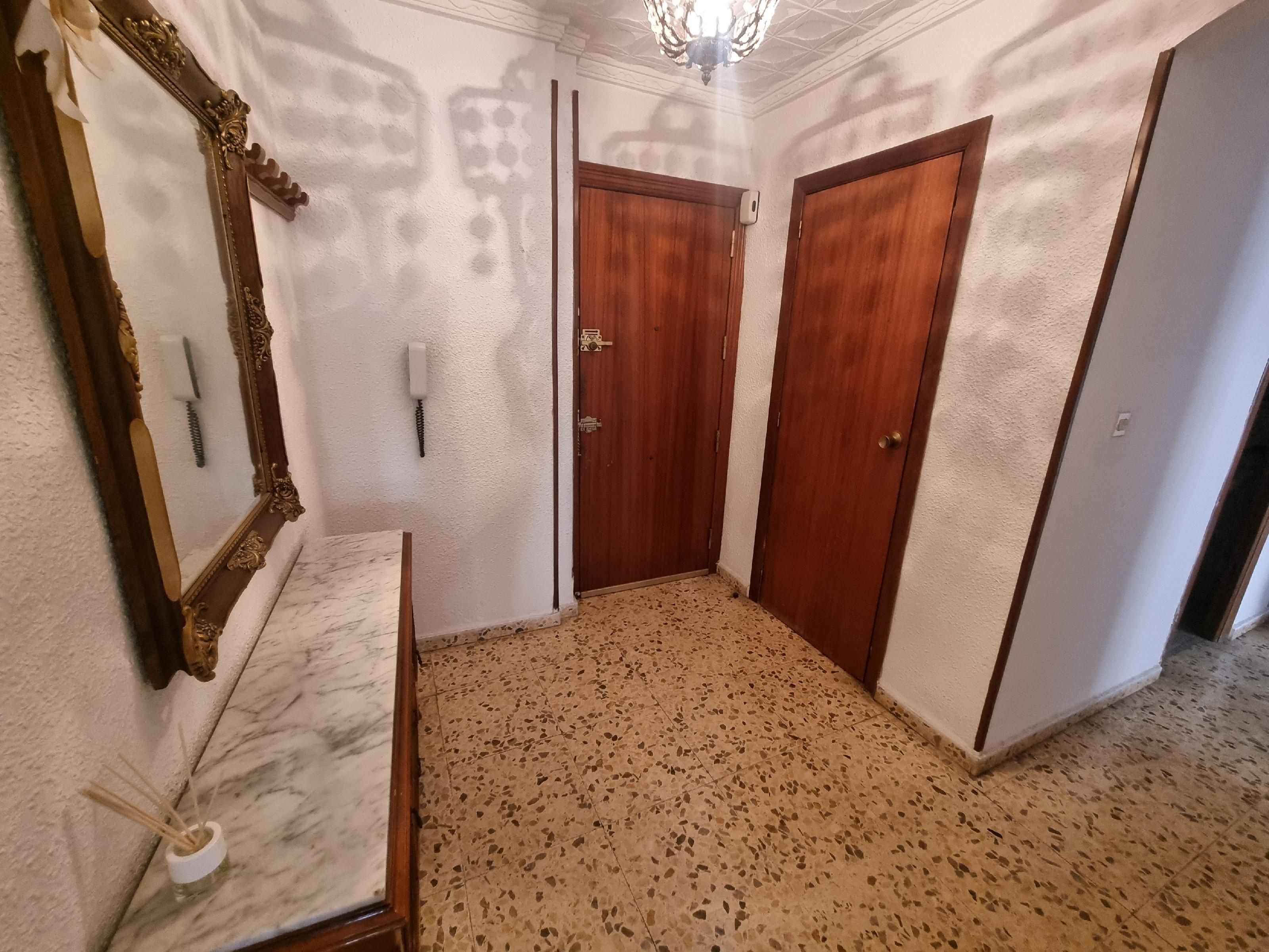 Apartment for sale in  Albacete Capital
