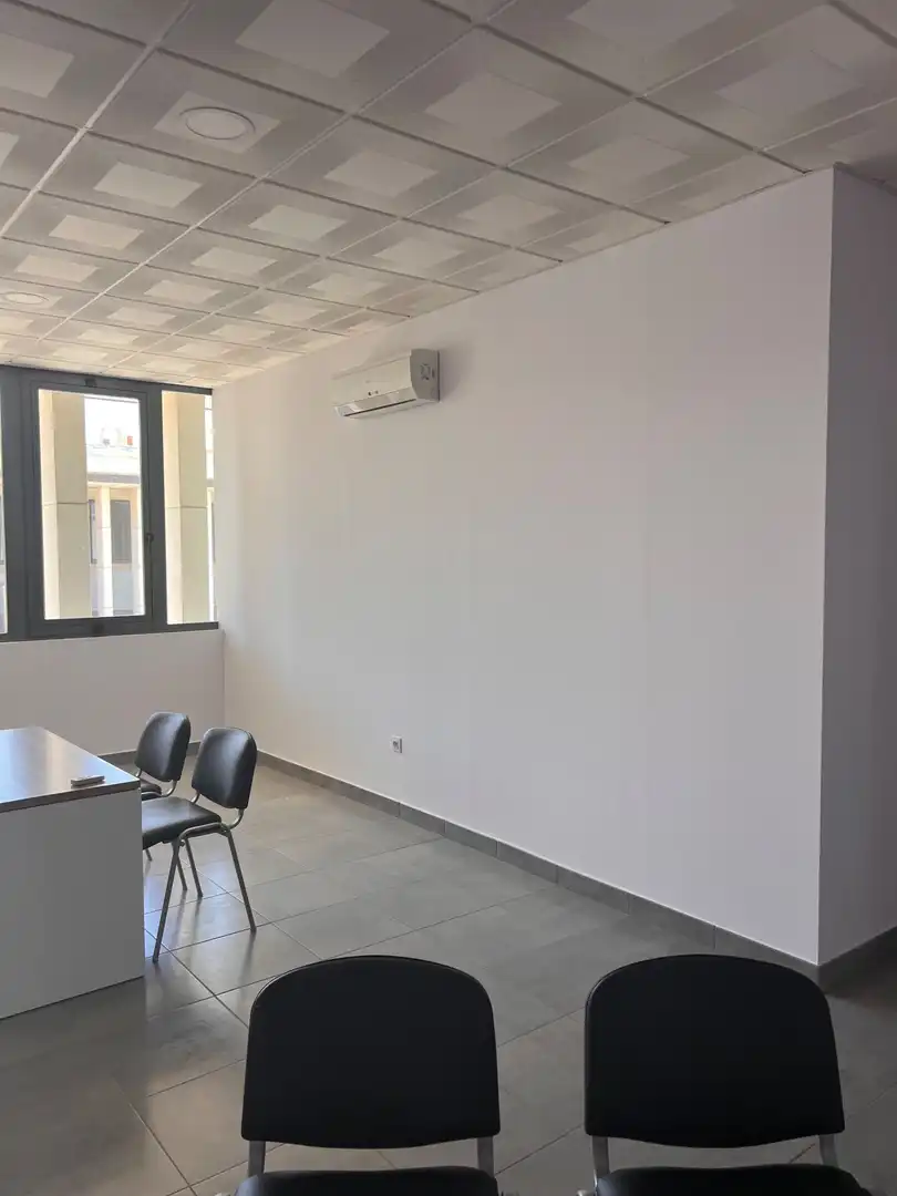 Oficina de alquiler en Camas con Aire acondicionado, Calefacción y Amueblado