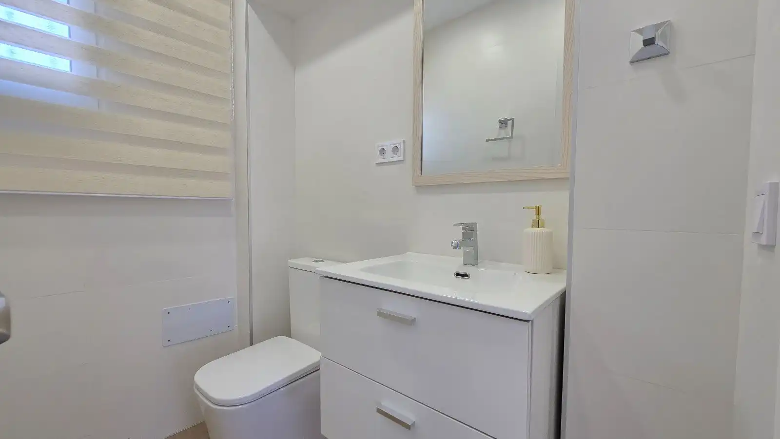 Bany de Casa o xalet en venda en Torremolinos amb Aire condicionat, Terrassa i Traster