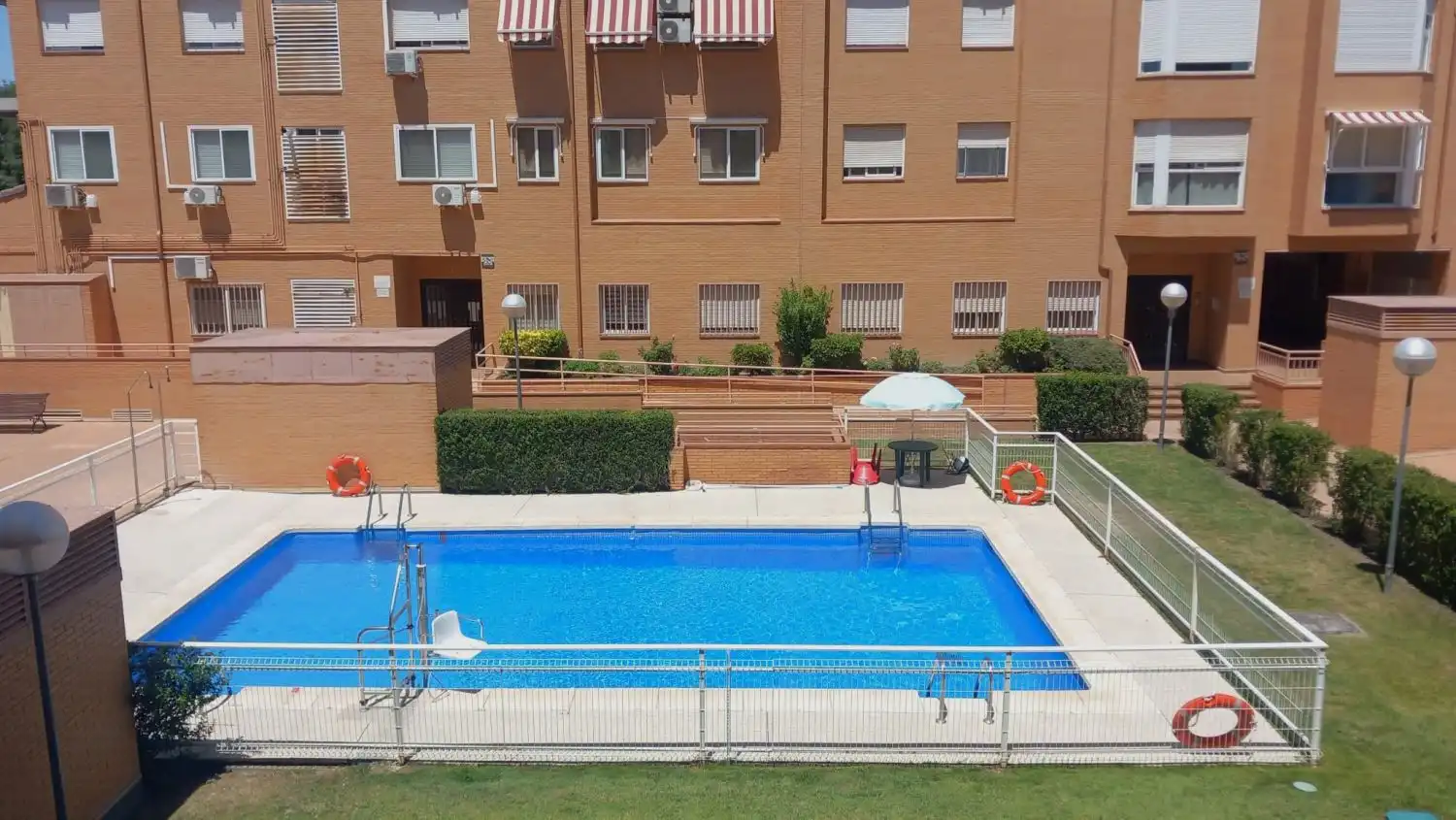 Schwimmbecken von Wohnung zum Verkauf in Valdemoro mit Klimaanlage, Terrasse und Abstellraum