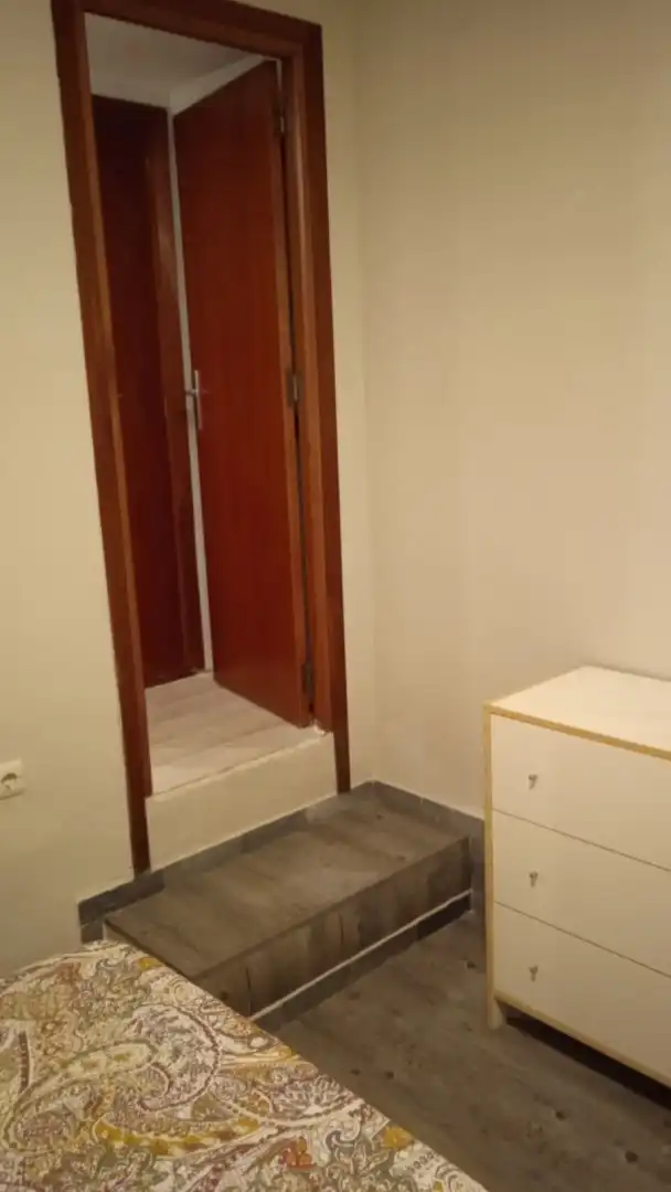 Habitación de Apartamento de alquiler en Sevilla con Aire acondicionado, Calefacción y Amueblado
