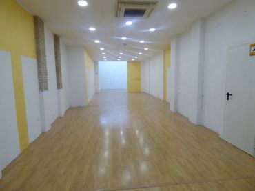 Local comercial en alquiler en Centre - Passeig i Rodalies