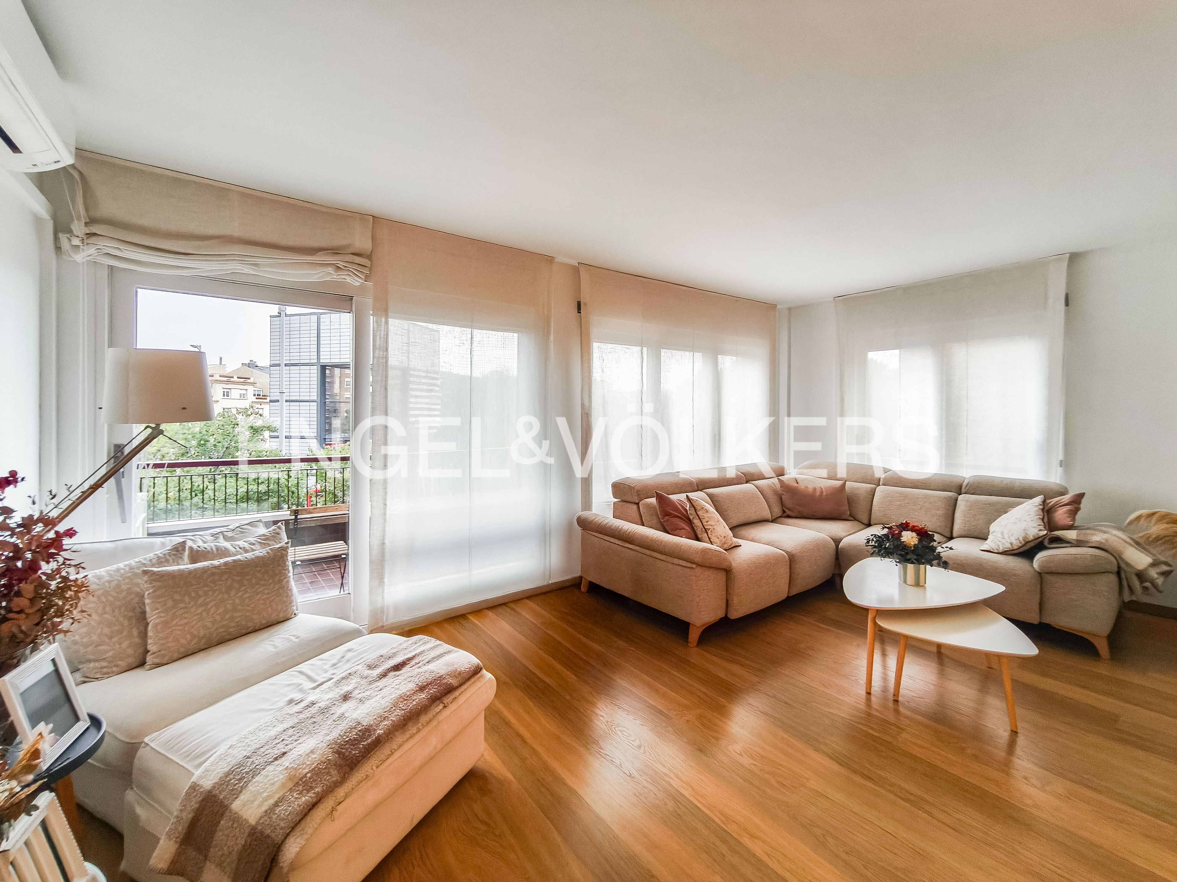 Living room of Apartment to rent in  Barcelona Capital  with Air Conditioner, Heating and Parquet flooring