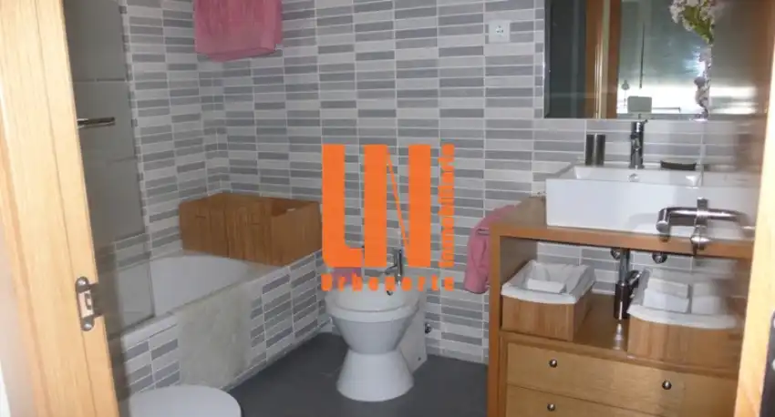 Baño de Piso en venta en Villanueva de la Cañada con Aire acondicionado, Calefacción y Amueblado