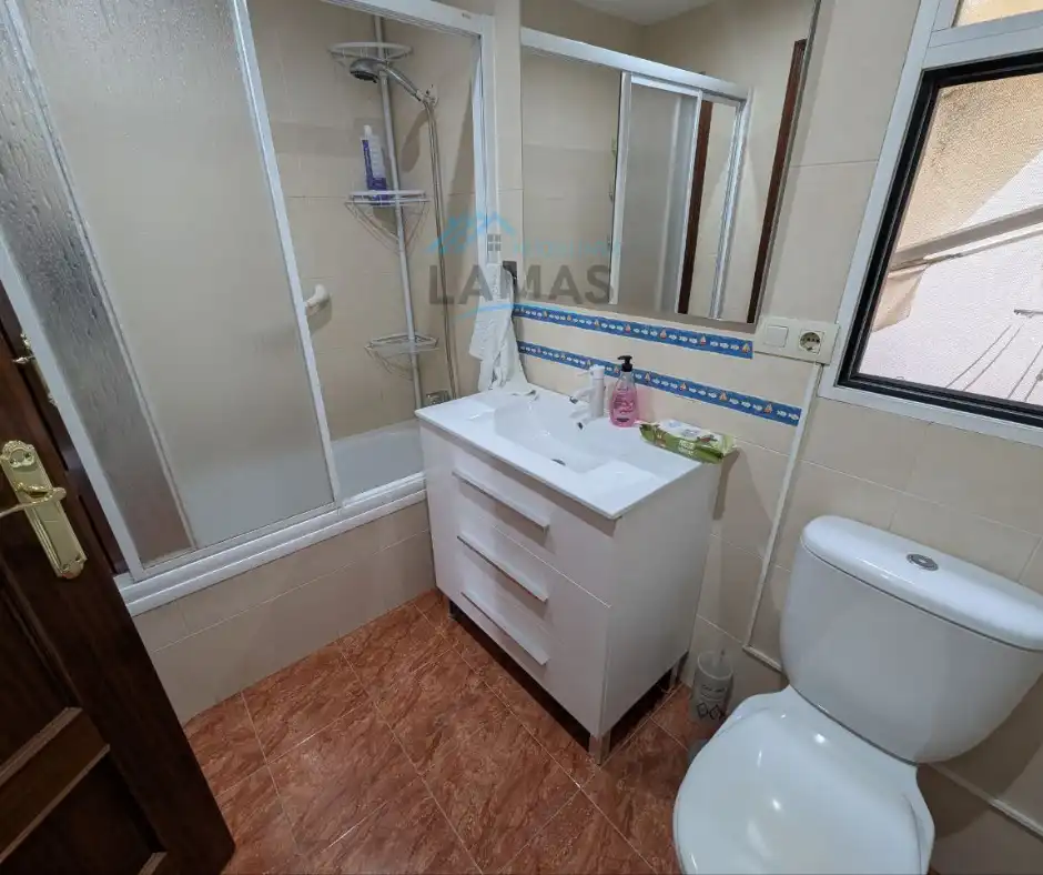 Baño de Piso en venta en Navalmoral de la Mata con Aire acondicionado, Calefacción y Terraza
