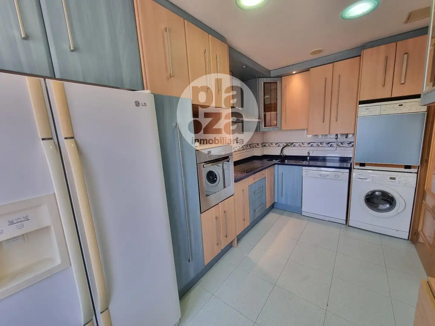 Cocina de Casa adosada en venta en Burgos con Calefacción y Jardín privado