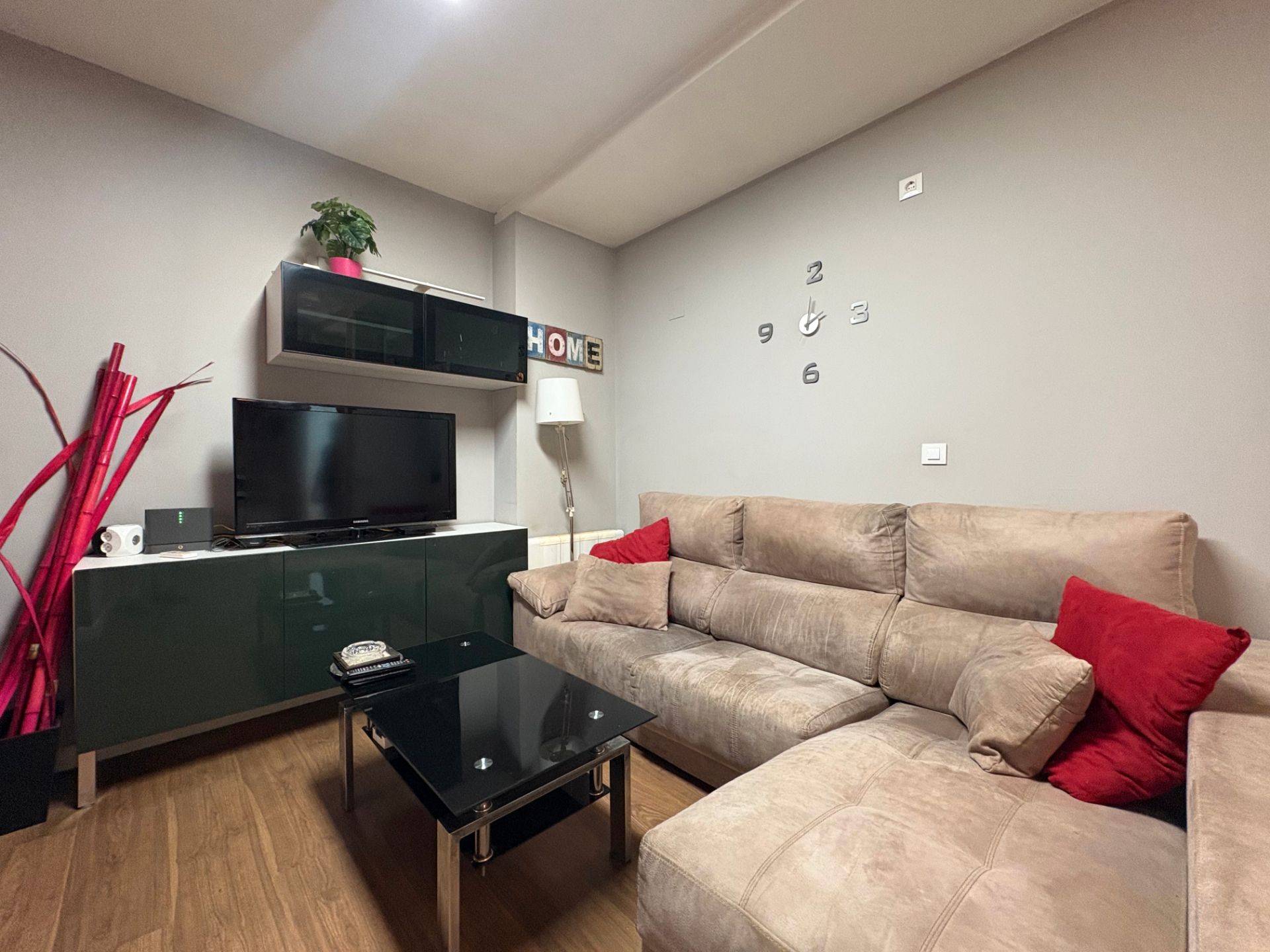 Sala d'estar de Apartament de lloguer en Plasencia amb Moblat