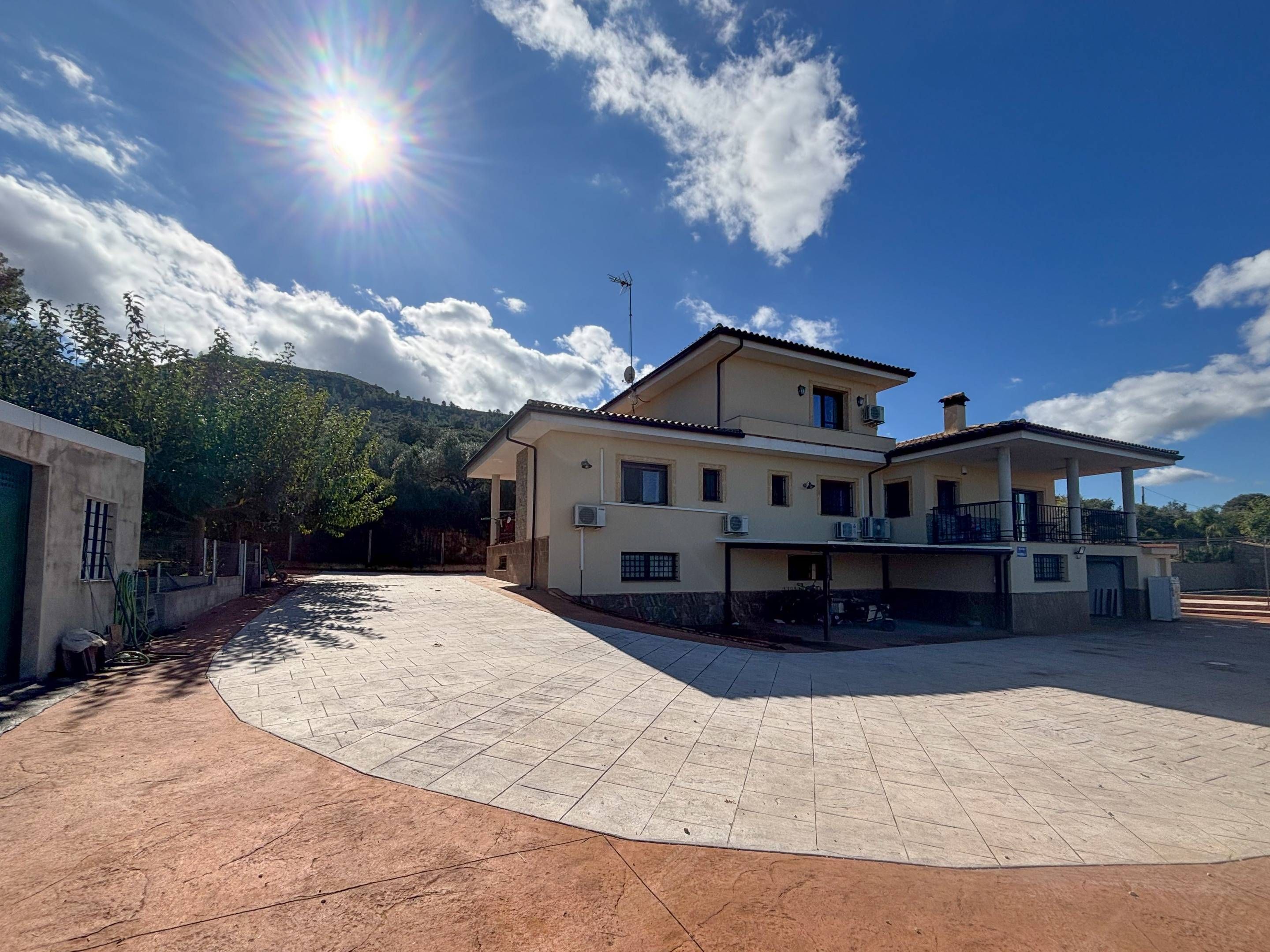 Exterior view of House or chalet for sale in Enguera  with Air Conditioner, Heating and Private garden