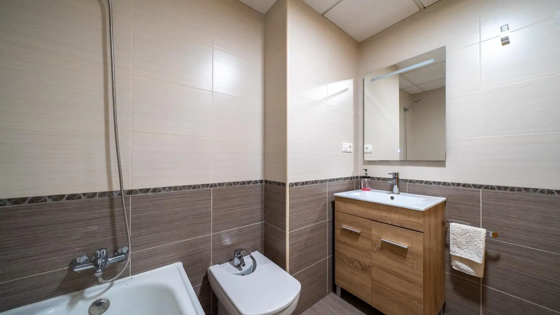 Baño de Apartamento en venta en Alicante / Alacant con Aire acondicionado, Calefacción y Amueblado