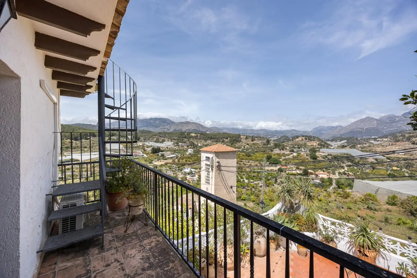 Vista exterior de Finca rústica en venda en Polop amb Traster