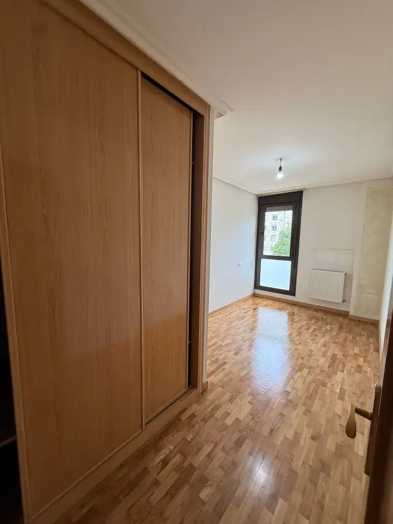 Bedroom of Flat for sale in Oviedo   with Heating